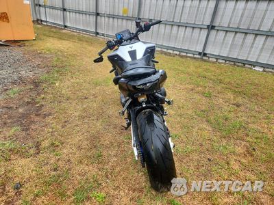Czwarte zdjęcie samochodu z boku: 2026 YAMAHA MT09 SP VIN:JYARN95E0TA004173 - miniatura