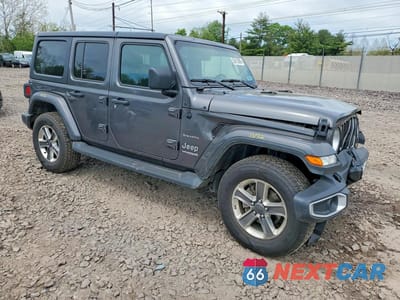 Czwarte zdjęcie samochodu z boku: 2022 JEEP WRANGLER UNLIMITED SAHARA VIN:1C4HJXEN6NW208952 - miniatura