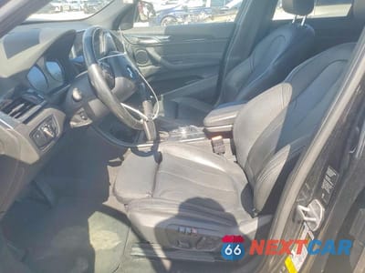 Zdjęcie 7 z 13 samochodu: 2018 BMW X1 XDRIVE28I VIN:WBXHT3C35J5L30404 - miniatura