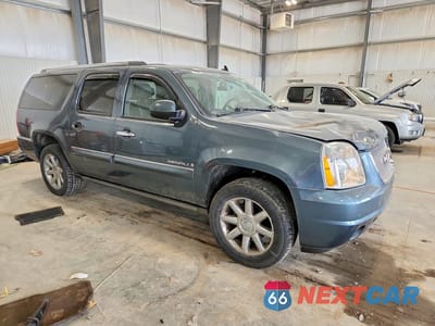 Czwarte zdjęcie samochodu z boku: 2008 GMC YUKON XL DENALI VIN:1GKFK66858J228798 - miniatura