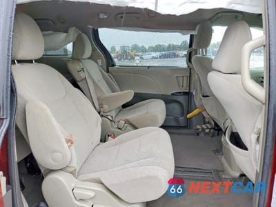 Zdjęcie 11 z 13 samochodu: 2016 TOYOTA SIENNA LE VIN:5TDKK3DC4GS716934 - miniatura