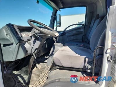 Zdjęcie 7 z 13 samochodu: 2016 ISUZU NPR HD BOX TRUCK VIN:JALC4W166G7002469 - miniatura