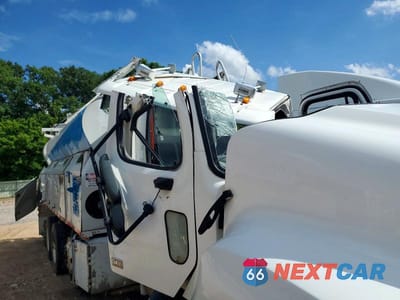 Zdjęcie 9 z 10 samochodu: 2019 FREIGHTLINER 114SD VIN:1FVMG3DVXKHKK0971 - miniatura