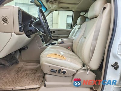 Zdjęcie 7 z 12 samochodu: 2004 GMC YUKON XL K1500 VIN:1GKFK16Z24J103764 - miniatura