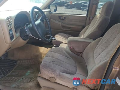 Zdjęcie 7 z 12 samochodu: 2002 GMC SONOMA VIN:1GTCS19W228116499 - miniatura