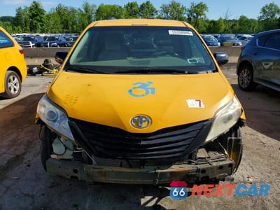 Piąte zdjęcie samochodu w środku: 2016 TOYOTA SIENNA LE VIN:5TDKK3DC4GS762814 - miniatura
