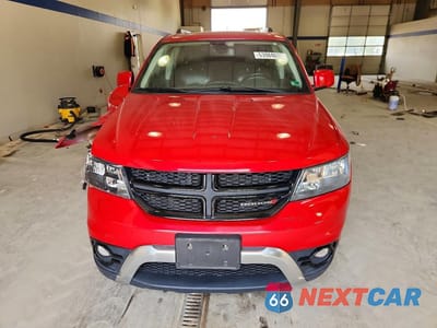 Piąte zdjęcie samochodu w środku: 2020 DODGE JOURNEY CROSSROAD VIN:3C4PDCGB6LT269803 - miniatura
