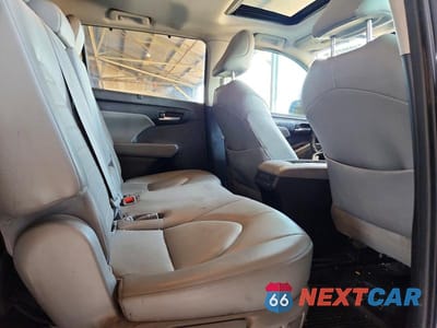 Zdjęcie 11 z 13 samochodu: 2022 TOYOTA HIGHLANDER XLE VIN:5TDHZRAHXNS121754 - miniatura