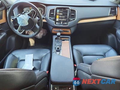 Zdjęcie 8 z 12 samochodu: 2022 VOLVO XC90 T5 MOMENTUM VIN:YV4102PK5N1787551 - miniatura