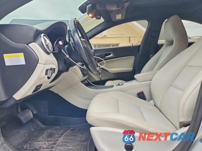 Zdjęcie 7 z 12 samochodu: 2014 MERCEDES-BENZ CLA 250 VIN:WDDSJ4EB3EN031573 - miniatura