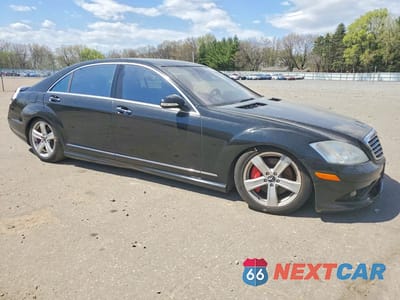 Czwarte zdjęcie samochodu z boku: 2009 MERCEDES-BENZ S 550 4MATIC VIN:WDDNG86X59A252697 - miniatura