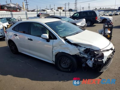 Czwarte zdjęcie samochodu z boku: 2021 TOYOTA COROLLA LE VIN:JTDEPMAE5MJ136367 - miniatura
