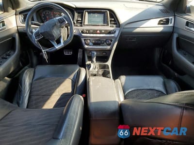 Zdjęcie 8 z 12 samochodu: 2018 HYUNDAI SONATA SPORT VIN:5NPE34AF4JH646864 - miniatura