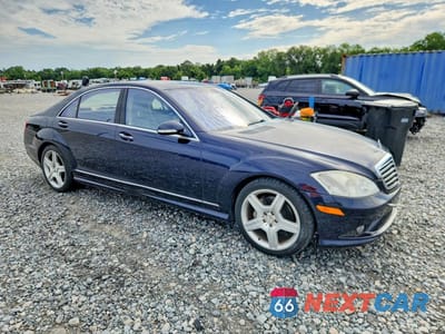 Czwarte zdjęcie samochodu z boku: 2008 MERCEDES-BENZ S 550 VIN:WDDNG71XX8A164616 - miniatura