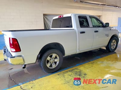 Trzecie zdjęcie samochodu z tyłu: 2021 RAM 1500 CLASSIC TRADESMAN VIN:1C6RR6FG9MS503726 - miniatura