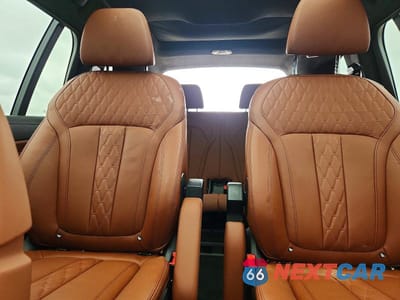 Zdjęcie 10 z 13 samochodu: 2026 BMW X7 M60I VIN:5UX33EM03T9098418 - miniatura