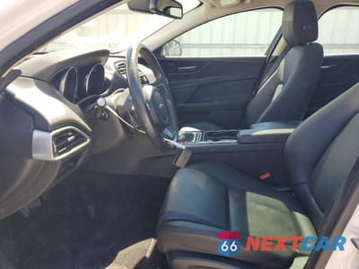 Zdjęcie 7 z 12 samochodu: 2017 JAGUAR XE PREMIUM VIN:SAJAJ4BV8HA975404 - miniatura