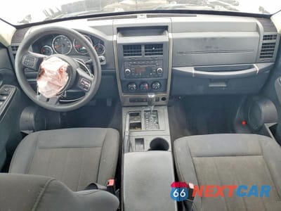 Zdjęcie 8 z 13 samochodu: 2012 JEEP LIBERTY SPORT VIN:1C4PJLAK0CW165772 - miniatura