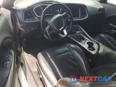 Zdjęcie 8 z 12 samochodu: 2018 DODGE CHALLENGER SXT VIN:2C3CDZAG1JH331334 - miniatura