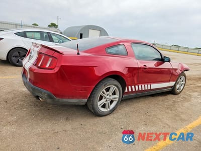 Trzecie zdjęcie samochodu z tyłu: 2010 FORD MUSTANG VIN:1ZVBP8AN1A5165277 - miniatura