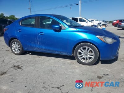 Czwarte zdjęcie samochodu z boku: 2017 TOYOTA YARIS IA BASE VIN:3MYDLBYV3HY191680 - miniatura