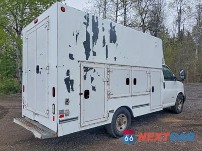 Trzecie zdjęcie samochodu z tyłu: 2014 CHEVROLET EXPRESS G3500 VIN:1GB0G2CL1E1194251 - miniatura