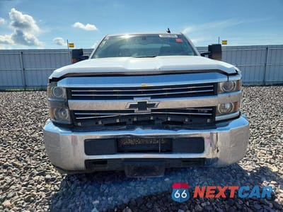 Piąte zdjęcie samochodu w środku: 2018 CHEVROLET SILVERADO K2500 HEAVY DUTY LT VIN:1GC2KVEG3JZ334557 - miniatura