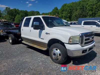 Czwarte zdjęcie samochodu z boku: 2005 FORD F350 SUPER DUTY VIN:1FTWW33P45EC64125 - miniatura