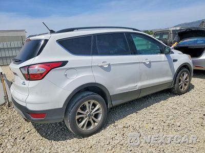 Piąte zdjęcie samochodu w środku: 2018 FORD ESCAPE SE VIN:1FMCU9GD2JUA99635 - miniatura