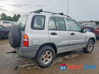 Trzecie zdjęcie samochodu z tyłu: 1999 CHEVROLET TRACKER VIN:2CNBJ13C8X6917086 - miniatura
