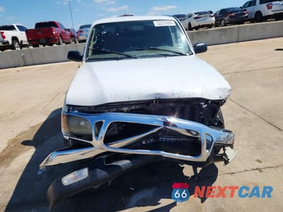 Piąte zdjęcie samochodu w środku: 2003 TOYOTA TACOMA XTRACAB VIN:5TEVL52N13Z151114 - miniatura