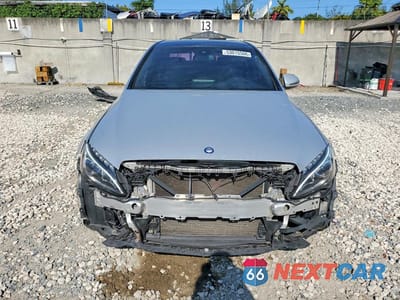 Piąte zdjęcie samochodu w środku: 2016 MERCEDES-BENZ C 300 4MATIC VIN:55SWF4KB6GU175782 - miniatura