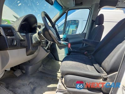 Zdjęcie 7 z 13 samochodu: 2014 MERCEDES BENZ SPRINTER 2500 DELIVERY VAN VIN:WD3PE7CC6E5841498 - miniatura