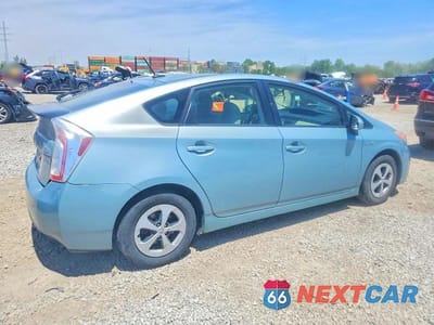 Trzecie zdjęcie samochodu z tyłu: 2012 TOYOTA PRIUS THREE VIN:JTDKN3DU3C1570680 - miniatura