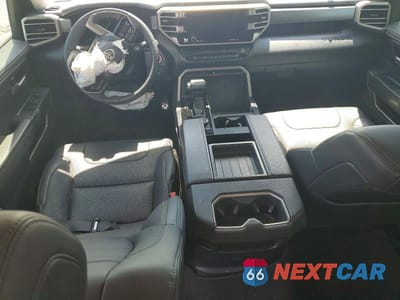 Zdjęcie 8 z 12 samochodu: 2023 TOYOTA TUNDRA SR5 VIN:5TFLA5AB6PX025722 - miniatura