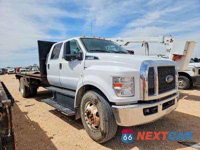 Czwarte zdjęcie samochodu z boku: 2019 FORD F650 SUPER DUTY VIN:1FDNW6DC4KDF07423 - miniatura