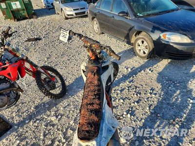 Zdjęcie 6 z 8 samochodu: 2022 KTM DIRT BIKE VIN:VBKSXK433NM165799 - miniatura