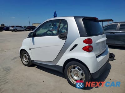Drugie zdjęcie samochodu z przodu: 2015 SMART FORTWO PURE VIN:WMEEJ3BA1FK799182 - miniatura