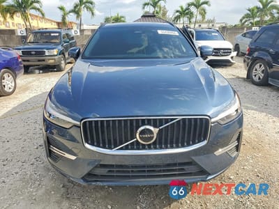 Piąte zdjęcie samochodu w środku: 2022 VOLVO XC60 B5 MOMENTUM VIN:YV4L12DK4N1946750 - miniatura
