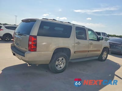 Trzecie zdjęcie samochodu z tyłu: 2010 CHEVROLET SUBURBAN K1500 LT VIN:1GNUKJE3XAR129968 - miniatura