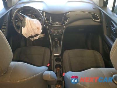 Zdjęcie 8 z 13 samochodu: 2019 CHEVROLET TRAX LS VIN:3GNCJKSB4KL258118 - miniatura