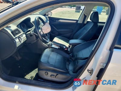 Zdjęcie 7 z 12 samochodu: 2012 VOLKSWAGEN PASSAT SE VIN:1VWBP7A3XCC084205 - miniatura