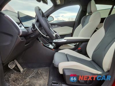 Zdjęcie 7 z 13 samochodu: 2025 BMW X2 XDRIVE28I VIN:WBX63GM02S5223427 - miniatura