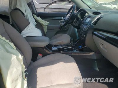 Zdjęcie 7 z 13 samochodu: 2014 KIA SORENTO LX VIN:5XYKT4A68EG462964 - miniatura