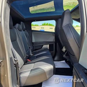 Zdjęcie 6 z 14 samochodu: 2024 TESLA CYBERTRUCK VIN:7G2CEHED1RA026043 - miniatura