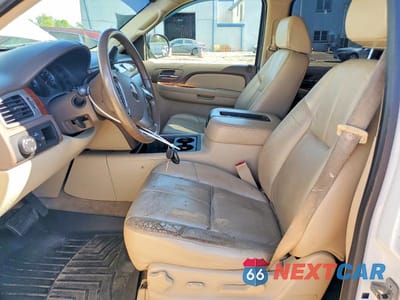 Zdjęcie 7 z 13 samochodu: 2009 GMC YUKON XL C1500 SLT VIN:1GKFC36099R127207 - miniatura