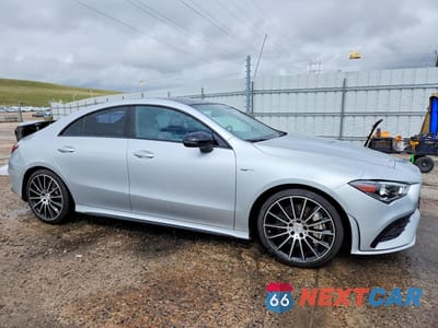 Czwarte zdjęcie samochodu z boku: 2022 MERCEDES-BENZ CLA AMG 35 4MATIC VIN:W1K5J5BB5NN302740 - miniatura
