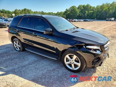 Czwarte zdjęcie samochodu z boku: 2017 MERCEDES-BENZ GLE 350 4MATIC VIN:4JGDA5HBXHA841939 - miniatura