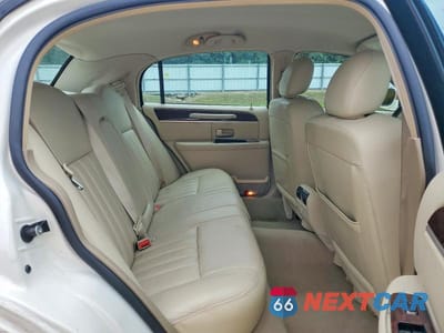 Zdjęcie 10 z 12 samochodu: 2007 LINCOLN TOWN CAR SIGNATURE VIN:1LNHM81V67Y608533 - miniatura