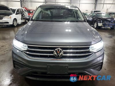 Piąte zdjęcie samochodu w środku: 2022 VOLKSWAGEN TIGUAN SE VIN:3VV2B7AX2NM165982 - miniatura